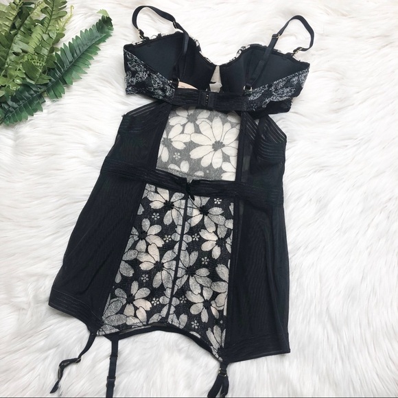 Victoria’s Secret Floral Bustier - Picture 2 of 5